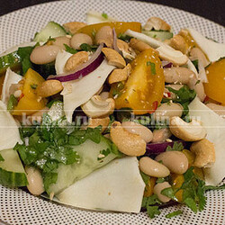 Салат с фасолью