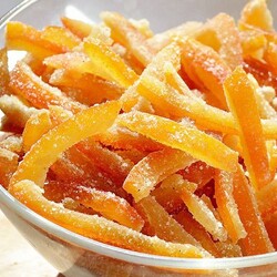 Не спешите выкинуть апельсиновые корки. Из них можно сделать вкусное угощение!