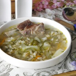 Рассольник с перловкой и солеными огурцами - пошаговый рецепт с фото на Повар.ру