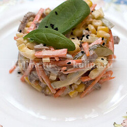 Салат из говядины с кукурузой