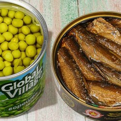 Лучше оливье! Быстрый салат из шпротов и консервированного горошка