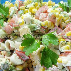 Салат с крабовыми палочками и помидорами