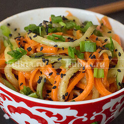 Огурцы с морковкой по-корейски