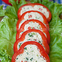 Перец, фаршированный сыром и овощами – рецепт приготовления с фото от Kulina.Ru