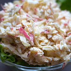 Салат из крабовых палочек нежный