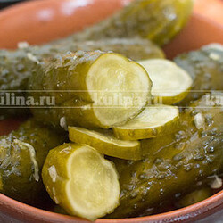 Малосольные огурцы с капустой