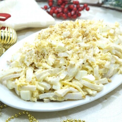 Салат с кальмарами «Снежный ангел»