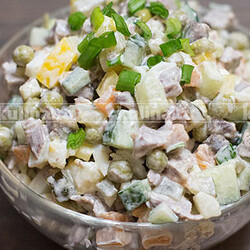 Оливье с говядиной