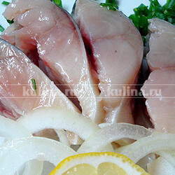 Малосольная скумбрия пряного посола
