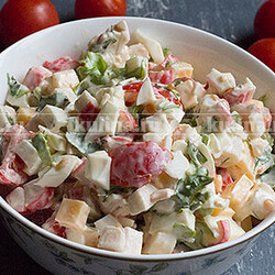 Салат с крабовыми палочками и сыром