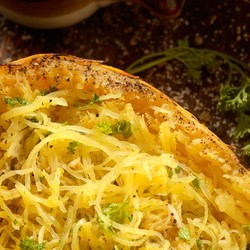 Spaghettikürbis als Hauptgericht - aus dem Backofen