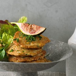 Amaranth-Bratlinge mit Salat
