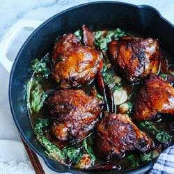 Курица тушеная в рисовом вине с базиликом