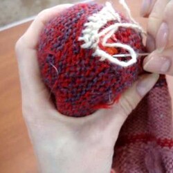 Как заштопать носок?