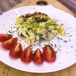 Минтай с картофелем в духовке