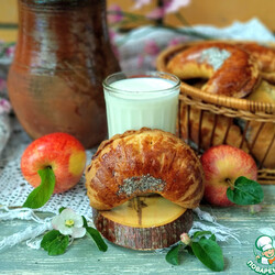 Пирожки с яблоками и грецкими орехами