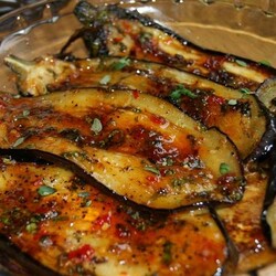 Эту вкуснейшую закуску из баклажанов сметают со стола в первую очередь: делюсь рецептом со всеми