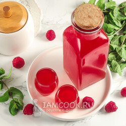 Наливка из малины в домашних условиях (на водке, самогоне, спирту) — рецепт с фото