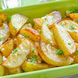 Картофель в духовке по-гречески: Так вкусно, что не нужны ни мясо, ни салат - Готовим вкусно