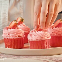 Клубничные капкейки, пошаговый рецепт на 4627 ккал, фото, ингредиенты - Пышка