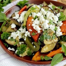 Баклажаны с болгарским перцем и фетой