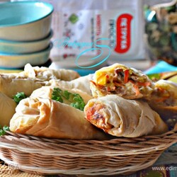 Рулеты с курицей и овощами в тесте фило