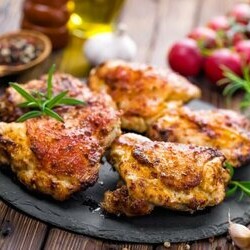 Куриные бедра в духовке: 20 отличных рецептов на любой вкус