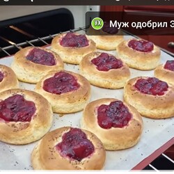 Творожные булочки с замароженной ягодой