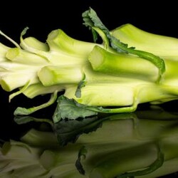 Почему не нужно выбрасывать стебли брокколи, экономим с пользой