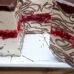 Блинный торт с вишней