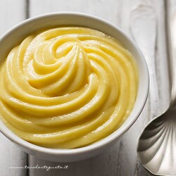 Crema Pasticcera perfetta in pochi minuti! (Ricetta e trucchi passo passo)