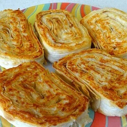 Рулетики с курицей и плавленым сыром