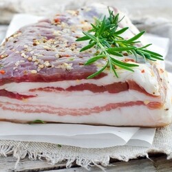 Сало солёное, приготовленное сухим способом