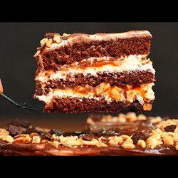 Невероятно вкусный торт Сникерс! Шоколадный торт с карамелью
