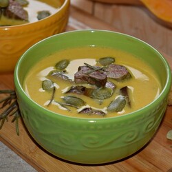 Тыквенный крем-суп с куриной печенью