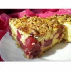 Творожная запеканка с овсянкой и вишней