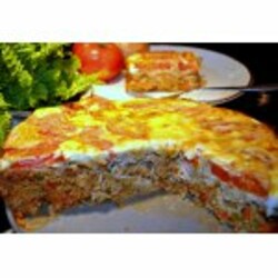 Рисовая запеканка-пирог с рыбой и томатами