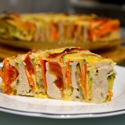 Простая овощная запеканка с куриной грудкой