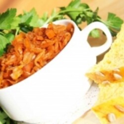 Капуста тушеная с копченостями