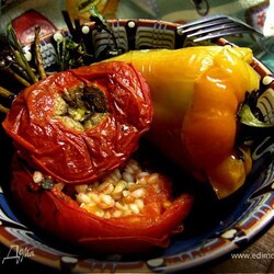 Фаршированные томаты и перцы Yemista