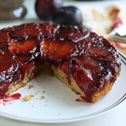 Перевернутый Сливовый Пирог / Plum Upside-Down Cake