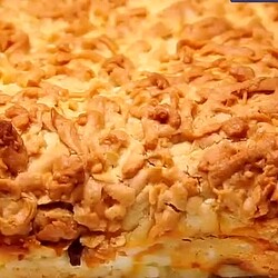 ПИРОГ Чаще ВСЕГО УЖ очень он вкусный и готовится быстро !