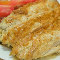 Сочная скумбрия в сметанно-чесночном соусе