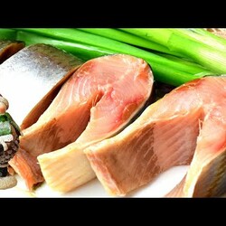 СЕЛЁДКА - два рецепта популярной ЗАКУСКИ - ьрадиционный и пряный посол