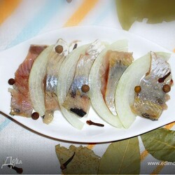 Сельдь пряного посола. Делаем сами.. Ингредиенты: сельдь, соль, сахар