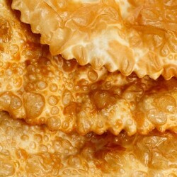 Тесто на чебуреки с пузырьками хрустящее - 10 рецептов как в чебуречной с фото пошагово