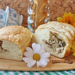 Пирог с квашеной капустой и грибами