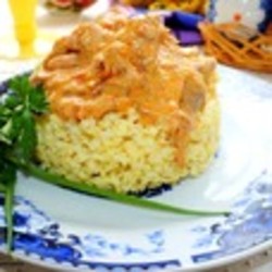 Мясо в соусе с золотым пшеном