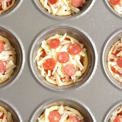 How to Make Deep Dish Mini Pizzas | Pizza Muffins