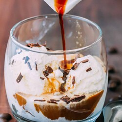 Affogato Recipe (VIDEO) - NatashasKitchen.com